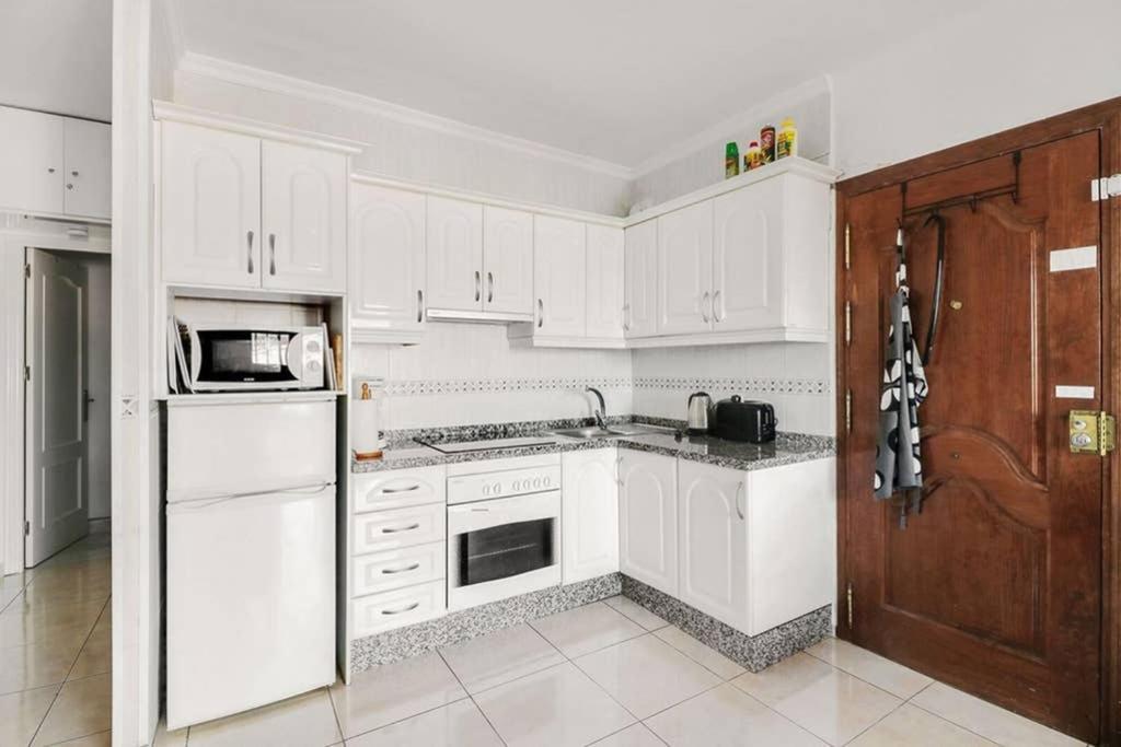Capistrano Village, 1 Bedroom + Free Wi-fi Apartment *